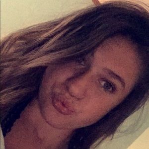 Meet your Posher, Abbie